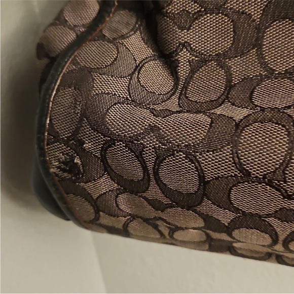 Coach Phoebe Signature C shoulder bag with leather trim and silver hardware - Picture 5 of 9